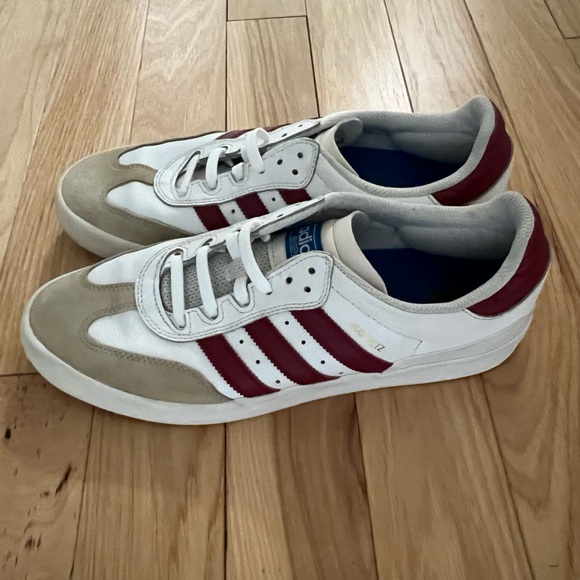 Classic Adidas Sneakers White and Maroon Red Men’s size 11 - Picture 1 of 5